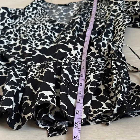3/$10 Who What Wear Black and White Animal Print Blouse - Picture 7 of 8